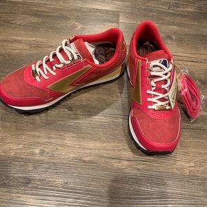 Women’s Brooks Chariot Running Shoes